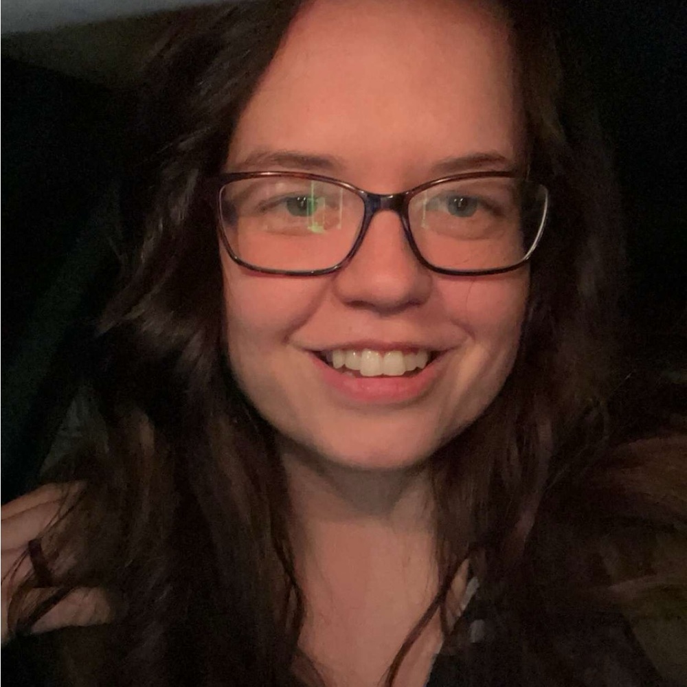 Meet your Posher, Olivia